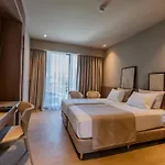 Club Melas Prive Side