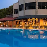 Üdülőközpont Club Melas Prive 5*
